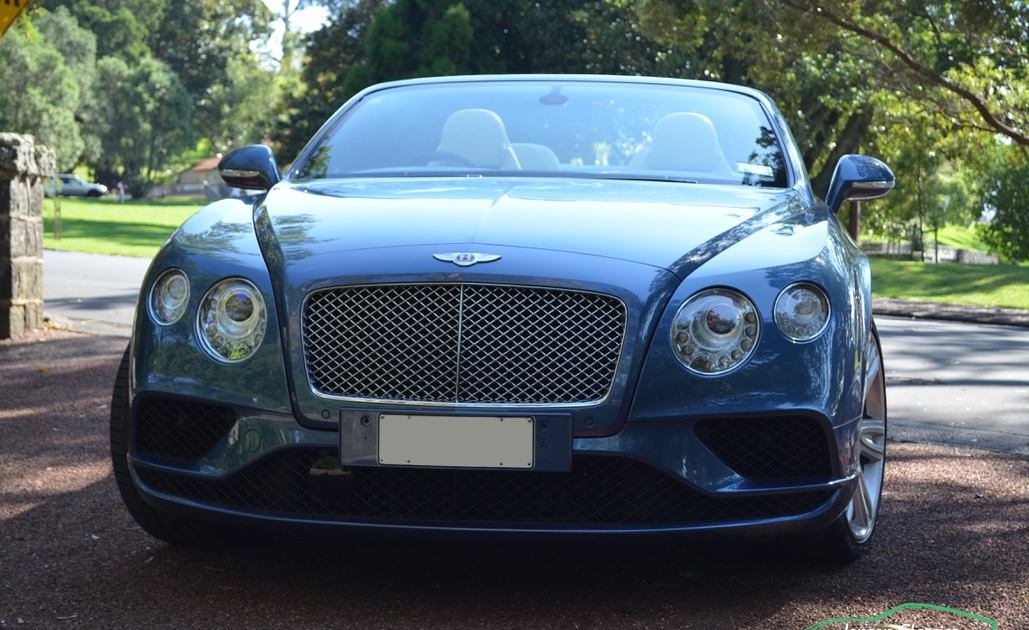 Bentley Continental GTC 2017 Front View